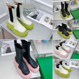 Luxuy Designer Boots Leather Martin Premium Chaelsea Booties Ankle Fashion Non-Slip Warm Wave Colorful Rubber Outsole Elastic Webbing