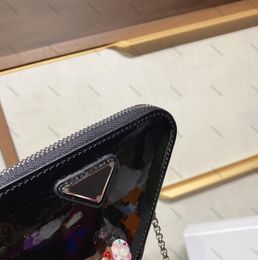 Luxurys Designers Triangle Wallet Coin Purse Womens Fashion Mini Cute Lipstick Bags Chain Shoulder Fashion Casual Little Wallets286Z