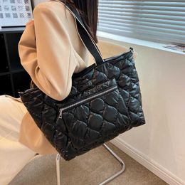 Messenger Bags 2022 New Cotton Cloth Waterproof Fabric Quilted Embroidery Large Capacity Tote One Shoulder Oblique Straddle Shopping