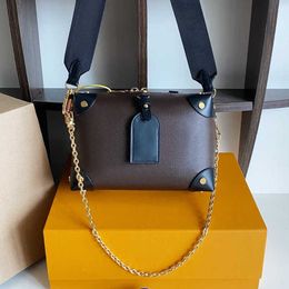 Designers new series women bags Fold in rivet leather edges and leather 0001294 Match with nautical style chain Removable wide straps