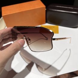 Luxury Brand Designer Sunglasses Top Quality Male and Female Polarized Large Frame Square Outdoor Fashion Glasses Suitable for Shopping Malls Travel Beaches 8862