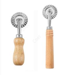 Pastry Tools Fluted Pastry Cutter Wheel Wooden Handle Ravioli Crimper Stamp Maker for Home and Kitchen Use Baking Tool 400pcs DAC497