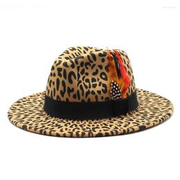 Berets Trend Unisex Flat Brim Wool Felt Fedora Hat Men Classic Leopard Grain With Feather Features Decor Panama Formal For Women