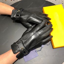 Men Designer Mitten Sheepskin Gloves Winter Luxury Genuine Leather Mittens Cashmere Fingers Glove Mens Warm Cashmere Inside Touch Screen New