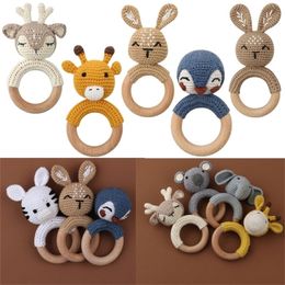 BPA Free Baby Wooden Teether Crochet Cartoon Baby Rattle Toys Wooden Ring Rodent Toys Mobile Gym Kids born Educational Toys 220531