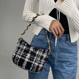 Kadın Tasarımcı Tweed Hobo Çantalar Altın Metal Donanım Matelasse Zinciri Kapitone Çantalar Açık Sakoke Alt Alt Kapasiteli Büyük Kapasite Kontrol Bavul 24x6x17.5cm