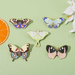 New animal metal brooch niche design linear butterfly shape versatile corsage clothing accessories