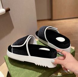 Slippers Women Men Platform Foam Cotton Sponge Winter Designer Sandals Green Red Blue Yellow Lady Pool Slides Beach Low Heel036669