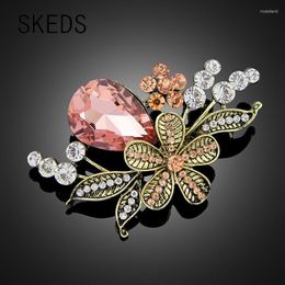 Brooches SKEDS Women Vintage Rhinestone Rose Flower Pins Corsage Retro Lady Classic Crystal Badges Jewellery Trendy Accessories