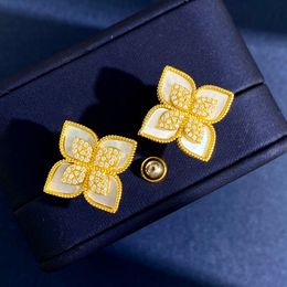 Lucky Clover Designer Orecchini a bottone per donna Oro 18 carati Luxury Hollow Sweet Flower Bling Diamond Orecchino Orecchini Orecchini Gioielli