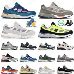 New B992 992 Designer Running Shotos Skate preto Camur￧a cinza Paper Tropical Tropical Fried Egg Jjjjound Green Multi-Color Men Women Sports Low Platform Sneakers Tamanho 36-45