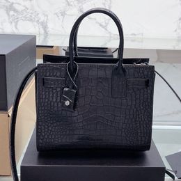 Kozmetik Çantaları Kılıfları bez çantalar el çantası crossbody omuz kadın cüzdanları kilitli timsah taneli toz torbası siyah Çapraz vücut tasarımcı çantası sac de jour 26cm 22 cm