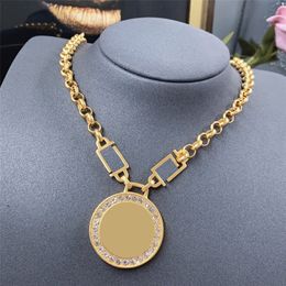 Luxury Chain Pendant Necklaces Beauty Head Round Necklace Women Round Pendants With Box