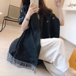 Women Luxurys Scarves New Designer Winter Wool Jacquard Scarf Cashmere Womens Tassels Scarfs V Letters Thick Shawl D2210191F