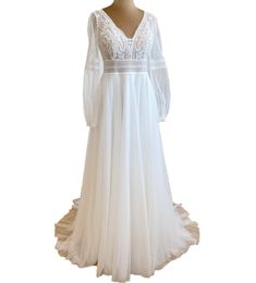 Bohemian Bridal Wedding Dress 2023 Illusion Long Sleeves A-Line V-Neck vestidos de novia Sweep Garden Castle Beach robe de mariee Open V Back Boho Bohemia Spot Tulle