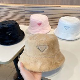 Designers Womens Wool Stingy Brim Hats Autumn and Winter Bucket Hat Sun Prevent Bonnet Beanie Outdoor Beanies Fashion Hot Style P145