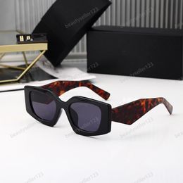 Top Designer Adumbral Glasses Fashion Glass Luxury Sunglasses Women Sunglass Square Eyeglasses Ornamental Eyeglass Square Frame Summer Leisure Wild Style Goggle