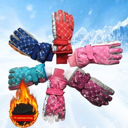 Ski Gloves 5-8 Years Children Ski Gloves Boys Girls Winter Waterproof Thickened Velvet Warming Ice Hockey Skiing Mitten Christmas Gift L221017