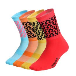 Sports Socks New Professional Cycling Breathable Wicking Outdoor Brand Men Women Bike Running Training Racing Hiking T221019