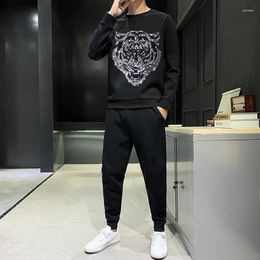 Men's Tracksuits Black 2-Piece O-Neck Fall/Winter Men Sets Slim Sweatshirt Animal Design Diamond Pattern Fashion Exquisite Tracksuit