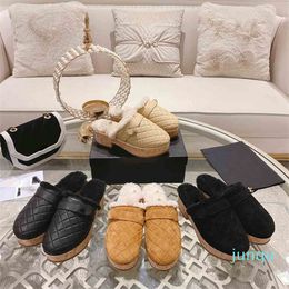 Women's Luxury Slippers Fall and Winter Fur Slides Slippers Women Mules Pointed Toe Female Fluffy Office Plush