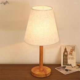 Table Lamps Nordic Modern Light LED Solid Wood Fabric Bedroom Living Room Study Reading Lights El Decoration Lamp