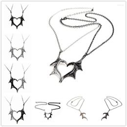 Pendant Necklaces 2Pcs Personality Punk Heart Wing Necklace Lovers Vinatge Bat Couples Set Fashion Jewerly Gifts Lover