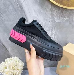01 Woman Sneakers Casual Shoes Sneaker Top Designer Luxury Women Tyre Colour Joint Cushion Rubber Sole Fashion Hot Triple Big Head Triangle Logo Platform Leather