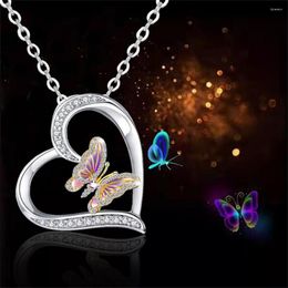 Pendant Necklaces Fashion Butterfly Design Love Heart Inlaid Crystal Necklace For Women Summer Clavicle Chain Clothes Jewelry Accessories