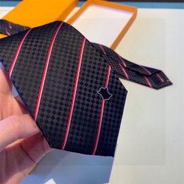 Bussiness Mens Neck Ties Luxurys Brands Fashion Designer Neckwear For Men Women Real Silk Classic Letters Plain Stripes Leisure Ties