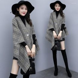 Women's Wool Women's & Blends 2022 Fall Fashion Lady Thin Section Plaid Cape Coat Loose Bat Type Short Paragraph Woollen Shawl