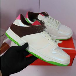 2022 Desinger Sneakers Brand Designer Trainers Trainers Женщины мужчина повседневная обувь настоящая кожаная золотые тузы слайды тройные тапочки сандалии.