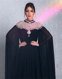 Elelgant Müslüman Siyah Şifon Gece Elbise Kristal Boncuklu Yüksek Boyun A-Line Resmi Parti Önlükleri Kat Uzunluğu Arapça Dubai Balo Kıyafet Uzun Kollu 2023 Özel Yapım