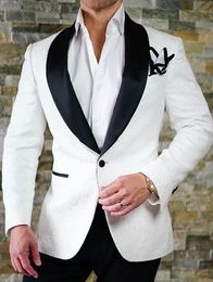 White Butterfly Jacquard Groom Tuxedos Embossed Three-dimensional Pattern Men's Blazer 2 Piece Suits Wedding Dress Prom Cloth298l