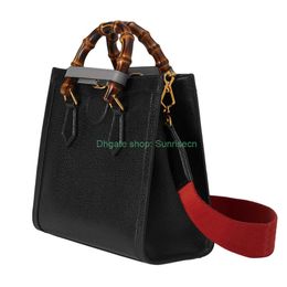 2022 Designer Bamboo Tote Bags 27cm or 20cm Womens Tote Purses Ladies Handbags Fashion Crossbody Shoulder Bag Mens Hand Briefcases Made of