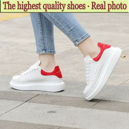 2023 Designer Alexander Sneakers Casual Shoes Unisex Chaussures Luxury Men Platform Black Suede Triple White Pink Rainbow Mens Womens Outdoor Trainers suede tread