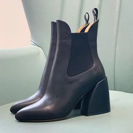 real leather women combat boots 23ss slip on girls runway walking martin boot high heeled knight dress booties pumps design women roman hiking casual shoes