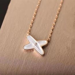 Cross Mother Of Pearl Diamond Necklace Ladies Classic Designer Pendant Necklaces For Women Jewellery 9123