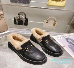 2022 sıcak lüks tasarımcı kadın kısa çizmeler yün deri sığ ağız kar botları kaymaz geniş rahat düz topuk Lefu ayakkabı 35-42