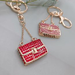 Keychains XDPQQ Fashion Metal Small Gift Creative Square Ladies Chain Bag Shape Keychain White Rhinestone Car Key Accessories