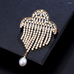 Brooches Trendy Fashion Accessories Cubic Zircon Star Crown Tassel Female Simple Cardigan Natural Freshwater Pearl Fan Broochpin