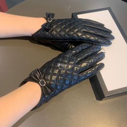 Stylowe rękawiczki z owczej skóry Bowknot Sheepskin Rękawica na ekranie Skarowa Plus aksamitne skórzane rękawiczki miękki ciepły rękawiczek z pudełkiem
