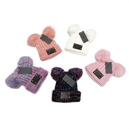 Kids Knitted Hats Classic Letter Double Pompon Winter Beanies Brown Label Skull Caps Children Boonet Boys Girls Crochet Hat Knitting Beanie Designer Ear Muff Gifts