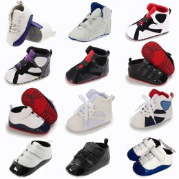 Малышка первые ходьбы обувь для малышей обувь 12 стилей девочек мальчики новорожденные детские мягкая обувь кроссовки для кроватки против скольжения детской обувь