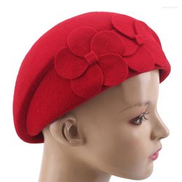Berets Elegant Lady Women Warm Classic Beret Beanie Slouch Hat Russian Cap Female Fashionable Flower Solid Colour