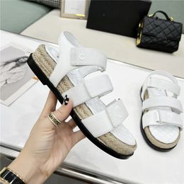 Sandals Fashion Channel The Latest Style Comfortable Soft Men and Women Flat Bottom Letter Summer Casual Slippers 02-010