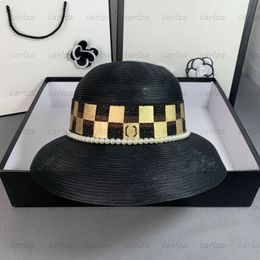 Luxury Bucket Hat Mens Designer Hats Fashion Pearl Chain Ventilate Cap Grid Letters Pattern Sun Block Street Caps Casual Fitted 5 Colors New