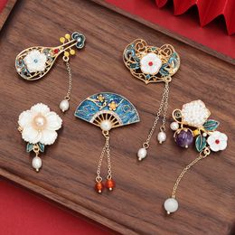 Handmade Vintage Designer Personalised Colour Ladies Brooches Enamel Pins China Brooch Classic Clothes Accessories Decorations with gift box