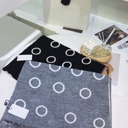 Luxury Scarves Mens Women's Wraps Elegant Warm Letters Design for Unisex Scarf Classic Black and White 2 Colour