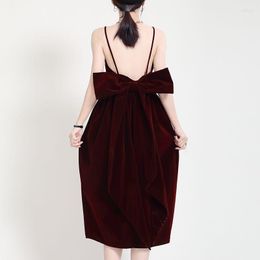 Casual Dresses 2022 Spring Wine Red Velvet Backless Sexy Spaghetti Strap Dress Elegant Ladies Fashion Big Bow V-neck BUD Women Y1004